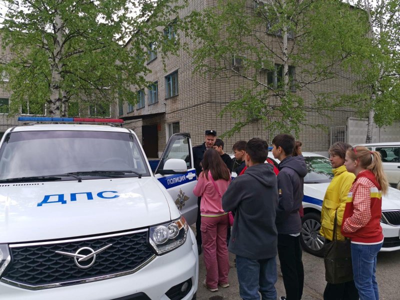 В Солнечном районе сотрудники полиции пригласили к себе в гости воспитанников подшефного детского дома
